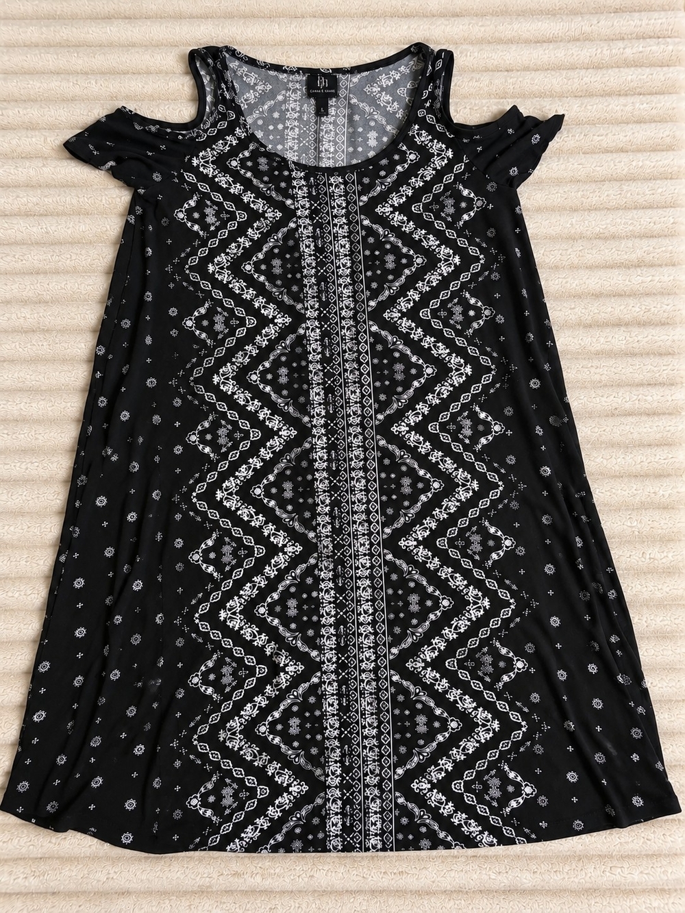 Derek Heart Black & White Cold-Shoulder Patterned Dress